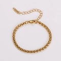 Detalle de pulsera de cadena tejida en acero inoxidable dorado con cierre de langosta - Dorado