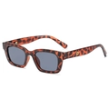 Retro rectangular sunglasses in tortoiseshell frame with stylish gold metal accents - Leopard Frame Grey Lens