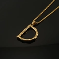 Collana in acciaio inossidabile placcata oro 18K con ciondolo lettera D su nero - Ciondolo lettera D dorata