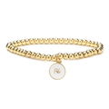 Bracciale a sfere dorate da 4mm con ciondolo Fé in smalto bianco dallo stile minimal - Stile Lettera Fé in Smalto (CB00357DL)