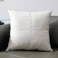 Weißer Kissenbezug aus technischem Stoff mit Kreuzstichdetails auf dunkelgrauem Sofa - 40*40cm (Nur Bezug) / Elfenbein