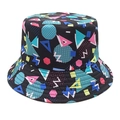 Wendbarer Fischerhut mit Vintage Memphis Geometriemuster und schwarzem Sonnenschutzrand - Blau Geometrisch / M (56-58cm)