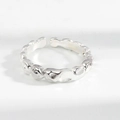 Bague réglable en argent avec texture martelée irrégulière et un design ouvert épuré - Ouvert Réglable / Argenté
