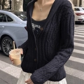 Cardigan in maglia a trecce blu scuro con scollo a V e bottoni marroni per l'autunno - S / Blu Notte