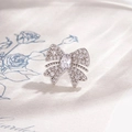 Zilveren vlinder kraakbeen piercing met zirkonia op blauwe rozen achtergrond - A734-1# Wit (Per stuk)