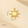 Detailansicht Gold-Sonnenanhänger mit Maßen 2,2cm x 2cm und Gewicht von 1,4g - Gold Sonnenstrahl Stil (MYPJ61026)