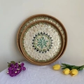 Two-piece round rattan tray set featuring green seashell mosaic floral patterns - Boho / 2-Piece Set