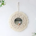 Dettaglio dello specchio rotondo boho con intreccio in cotone avorio e frange - Specchio con Nappine Boho (m0767)