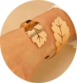 Brazalete ajustable dorado con motivo de hojas y textura detallada de diseño elegante - Pulsera abierta de hoja (4329) / Oro KC