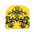 Dettaglio del berretto in maglia gialla con motivi jacquard gotici di farfalle - Giallo