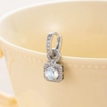 Elegante Silberohrringe mit quadratischem Mondstein und Zirkonia am Keramikrand - Einzelner Quadratischer Mondscheinweißer Anhänger / Mondlichtweiß