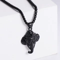 Collar con colgante de cabeza de elefante negro estilo hip hop retro en un pedestal blanco - Sin cadena / Negro