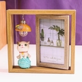 Rotating wood photo frame 10x15cm with vintage light bulb and cat figurine ornament - Double Sided Vertical - Yarn Ball Cat