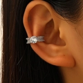 Silver ear cuff with star-shaped zircon stones and feather detail for non-pierced ears - Feather Arrow Shape (X328) / White Gold (X328)