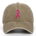 Gros plan de la broderie ruban rose sur le coton lavé de la casquette de baseball - Réglable / Kaki