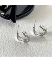 Silver irregular wave texture C-shape stud earrings with liquid metal finish style - Irregular Metallic Studs - White Gold