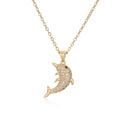 Encantador collar con colgante de delfín dorado y brillantes piedras de circón blanco - Delfín con Piedra Negra (24520)
