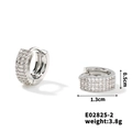 Detailopname van zilveren oorringen met micro-pave zirkonia, maat 1,3 cm x 0,5 cm - Zilver