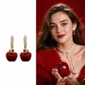 Huggie de Manzana Roja con Circonita / Dorado-Rojo