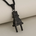 Colgante de enchufe hip hop de acero negro con rayo en una cadena de caja - Negro