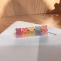 Cute gradient gummy bear hair clip with five colorful matte bears on a golden metal base - Mixed Color B