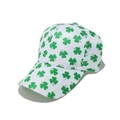 Detailopname van witte honkbalpet met groene klaverprint voor Sint Patrick's Dag - Klassieke Witte Klaver