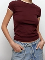 T-shirt slim fit bordeaux da donna con girocollo a contrasto e bordini sulle maniche corte - S / Rosso Scuro