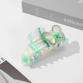 Große Haarklammer aus Acetat mit Herz-Diamanten und blau-grünem Marmormuster-Design - Hellgrün