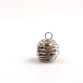 Silberner Drahtkäfig-Anhänger mit geflecktem Naturkristall für DIY-Schmuck - Gepunkteter Stein
