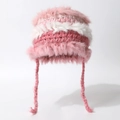 Cappello a maglia a righe rosa e bianche in finta pelliccia con paraorecchie e nappe - Taglia unica / Rosa