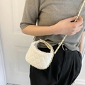 Mini sac bandoulière matelassé blanc avec chaîne dorée et motif de losanges chic - Blanc