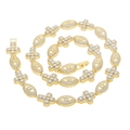 Dettaglio della collana dorata con maglie a croce e occhio con pietre bianche - 51cm / Oro