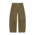 Pantaloni cargo verde militare a gamba larga, taglio dritto e tasche utility su bianco - XS / Verde oliva