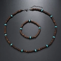Détail du collier et bracelet en noix de coco et turquoise avec fermoir mousqueton - Ensemble Collier & Bracelet / Marron Noir Turquoise