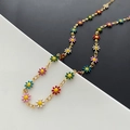 Kleurrijke madeliefjesketting in goudkleur met levendige emaille bloemen in macaronstijl - Titanium Staal Madeliefje Ketting - Donkere Kleur