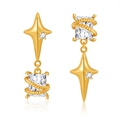Pendientes de estrella de circonita cuadrada chapados en oro de 18K con diseño asimétrico - Estilo asimétrico de estrella de cuatro puntas y circonita cuadrada (KE0833) / Oro de 18K / Dorado