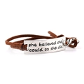 Pulsera de ante marrón con placa plateada grabada she believed she could so she did - Cuerda de gamuza marrón-she believed she could so she did(G1030)
