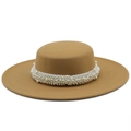 Elegante sombrero boater de lana camel con cadena decorativa de perlas y ala ancha - M (56-58cm) / 03 Camello