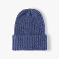 Gorro de punto azul marino grueso con dobladillo ancho y textura suave de lana - Azul marino