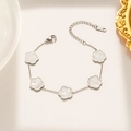 Elegantes Silberarmband mit fünf weißen Perlmutt-Blumenanhängern für Damen - 967 Weißes Muschelarmband Silber
