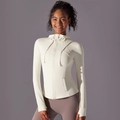 Damen UV-Schutz Slim-Fit Sportjacke mit Kapuze und Daumenlöchern in Creme-Weiß - S / Elfenbein