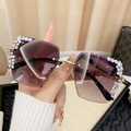 Occhiali da sole oversize senza montatura con lenti sfumate viola e strass colorati - Montatura Oro Lenti Grigio Sfumato