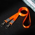 Orangefarbenes Nylon-Schlüsselband mit silbernen Metall-Karabinern für Ausweise - 1.5cm / Orange