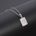 Silberne quadratische Muschelkette mit Buchstabe C Anhänger auf einer Edelstahlkette - Silber Buchstabe C