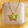 Collier papillon plaqué or avec cristaux vert émeraude et détails en oxyde de zirconium - Collier Papillon Vert