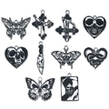 Set de 10 colgantes góticos en blanco y negro con calaveras mariposas y cruces - Mezcla de Estilos Surtidos Halloween (SN952) / Paquete de 10 / Negro