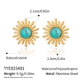 Detail van vintage gouden zon oorbellen met natuurlijke turkoois en afmetingen - Zonnebloem Oorknopjes (YYE025401)