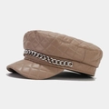 Khaki Schiffermütze aus gestepptem Leder mit silberner Kette in der Seitenansicht - M (56-58cm) / Khaki