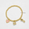 Pulsera de cuentas bañada en oro 18k con corazón de esmalte rosa y dijes de moka, 4mm - Rosa