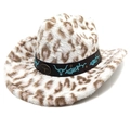 Détail du chapeau de cowboy léopard avec bande en cuir brodée et badge de tête de taureau - M(56-58cm) / Blanc - Dessus Plat